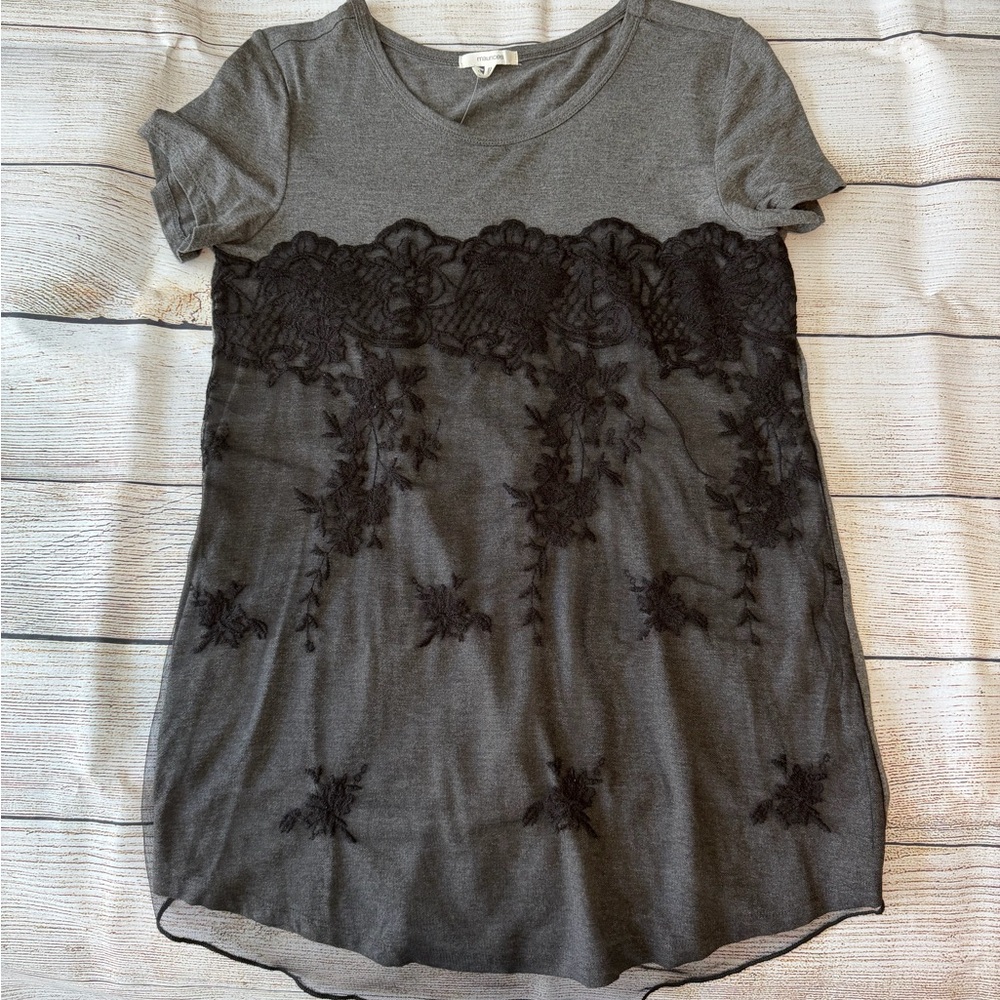 Maurices Gray and Black Lace Short Sleeve Top